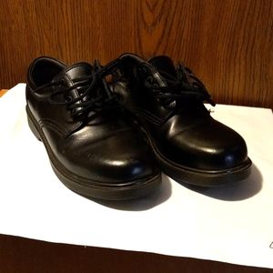 Keuka Men's Black Suregrip Slip-Resistant Work Shoes Size 8 Wide Leather EUC
